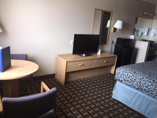 Days Inn By Wyndham Hurricane/Zion National Park Area Extérieur photo