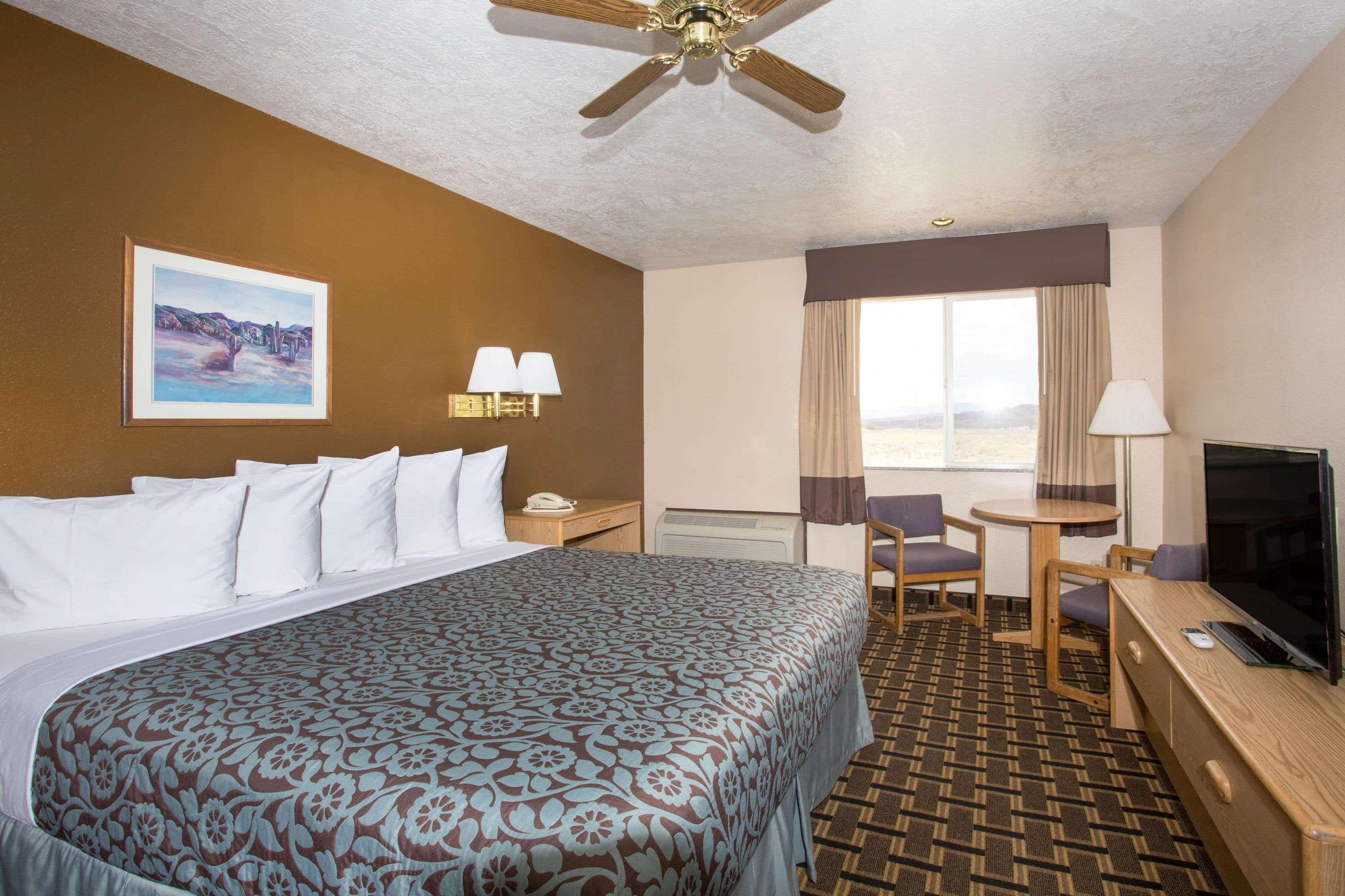 Days Inn By Wyndham Hurricane/Zion National Park Area Extérieur photo