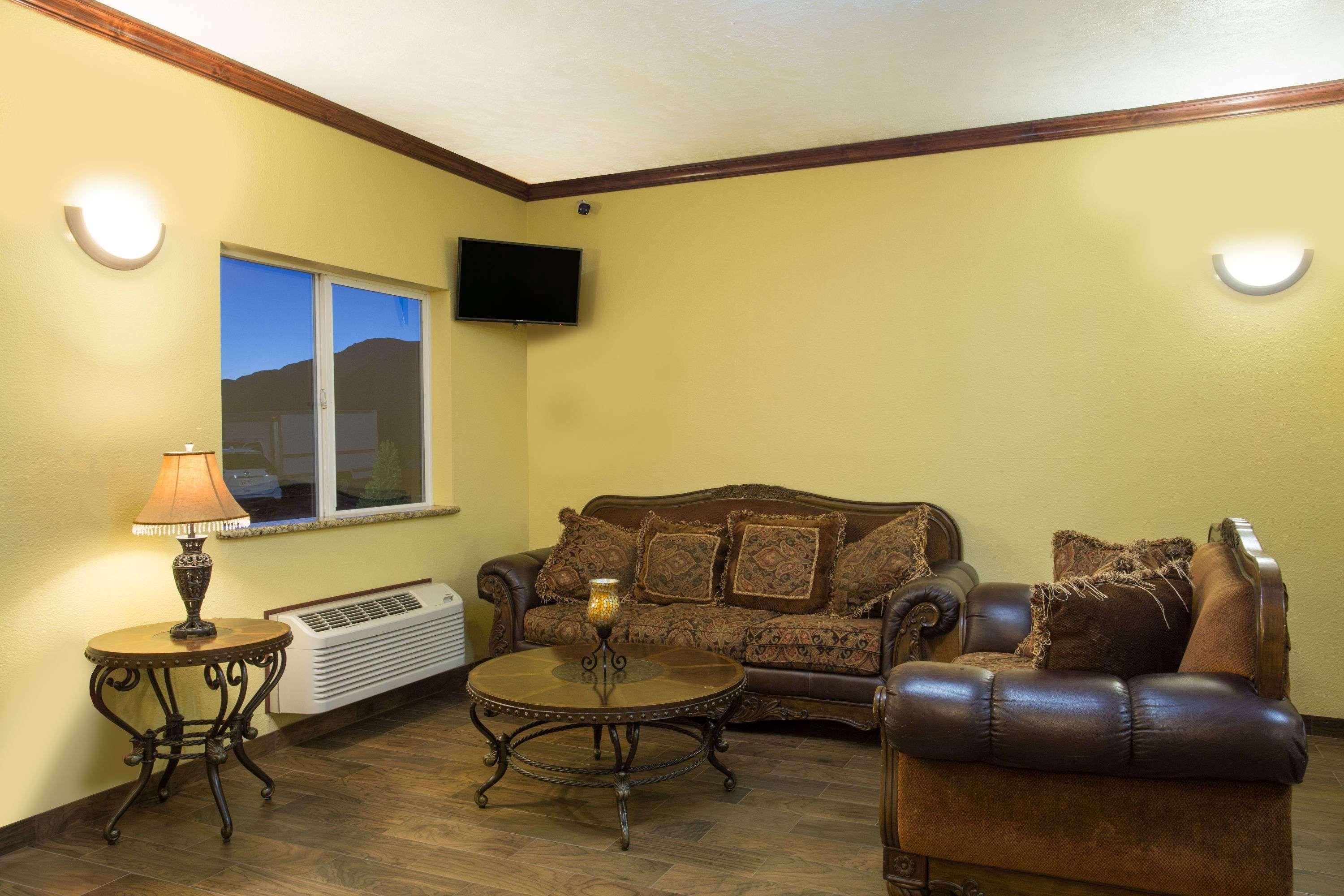 Days Inn By Wyndham Hurricane/Zion National Park Area Extérieur photo