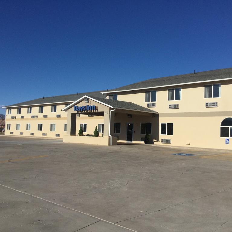 Days Inn By Wyndham Hurricane/Zion National Park Area Extérieur photo
